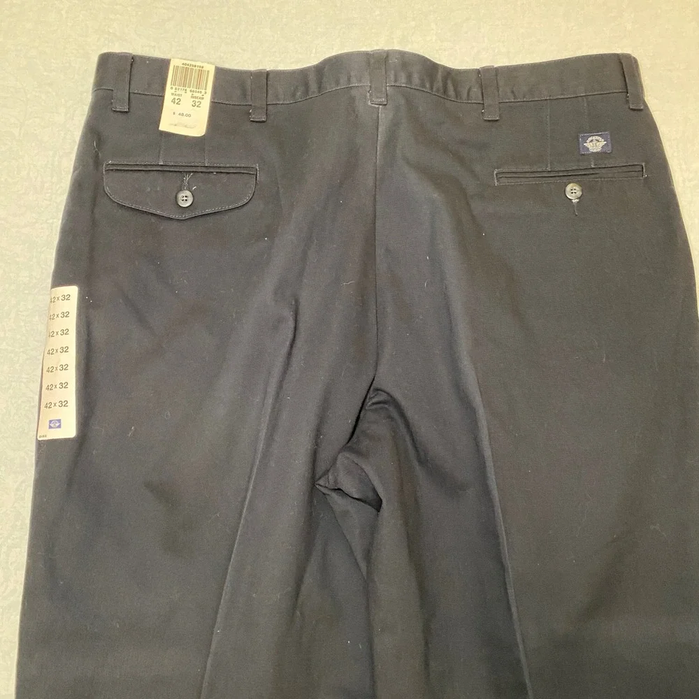 Dockers Pleated Loose Fit No Wrinkle Khaki Pants Black 42x32 NWT